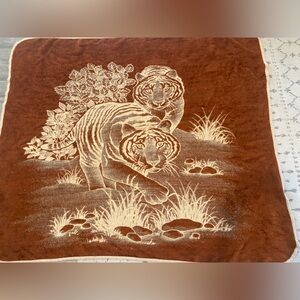 San Marcos Two Tiger Rust Beige Reversible Blanket Beige Trim Approx 84”/74” Vtg